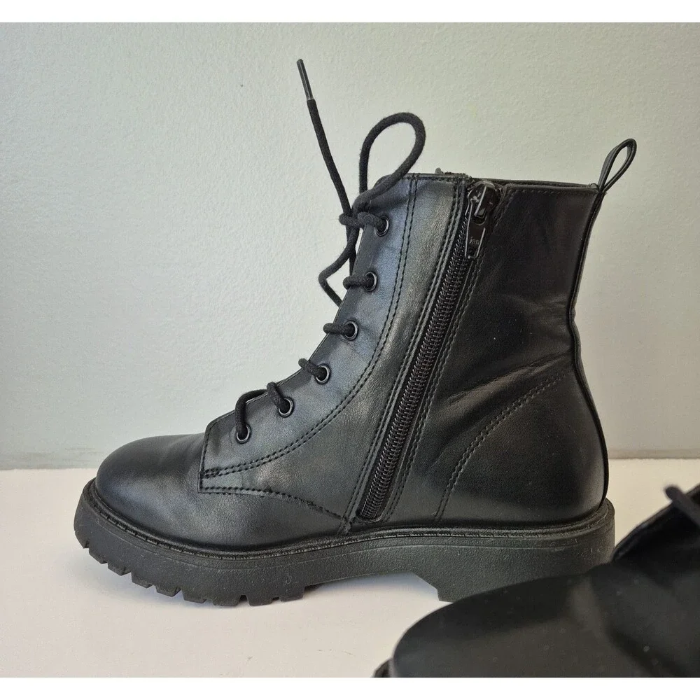 The Childrens Place Black Lace Up Combat Ankle Boots w/ Colorful Patches Girls 2